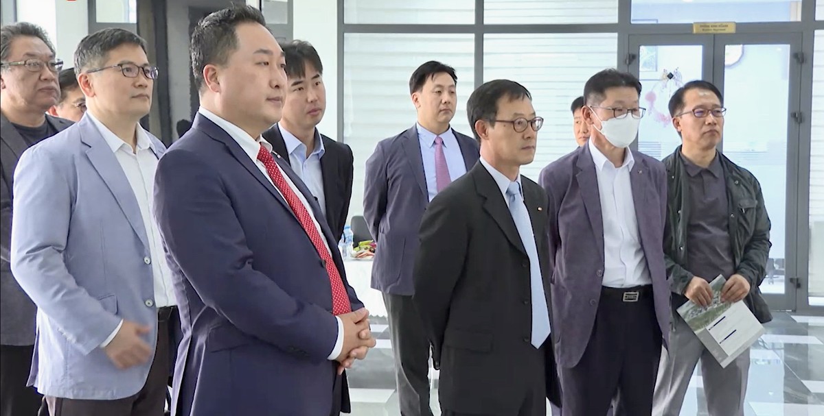 Đoàn đi khảo sát tại một số các khu công nghiệp tại tỉnh Hưng Yên.