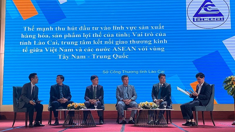 Các doanh nghiệp thảo luận tại Hội nghị. Các doanh nghiệp thảo luận tại Hội nghị.