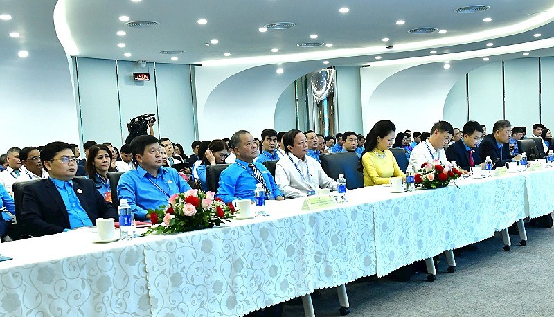 Các đại biểu tham dự Diễn đàn. Các đại biểu tham dự Diễn đàn.