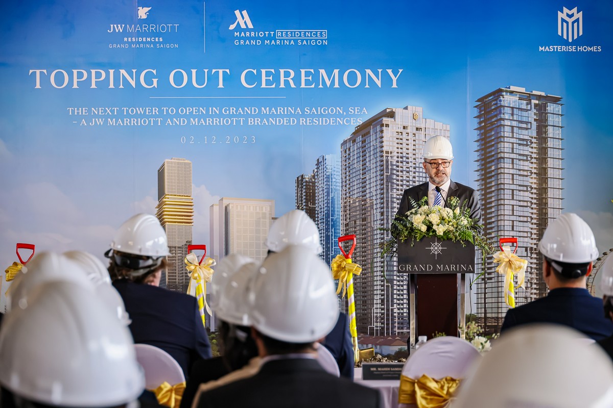 Ông Mahdi Samhouri, Phó Giám đốc Khối Phát triển dự án kiêm Phó Giám đốc Khối Thiết kế, Masterise Homes phát biểu tại sự kiện. Ảnh: Masterise Homes