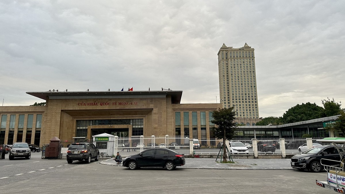 Cửa khẩu quốc tế Móng Cái. Ảnh: Quỳnh Nga. Cửa khẩu quốc tế Móng Cái. Ảnh: Quỳnh Nga.
