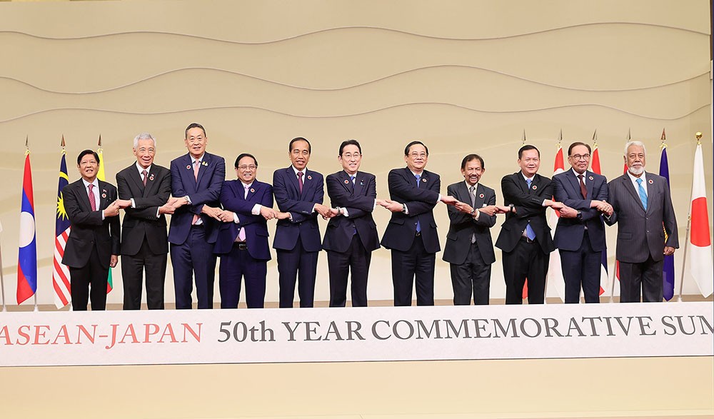 Hội nghị cấp cao kỷ niệm 50 năm quan hệ ASEAN-Nhật Bản là dịp để lãnh đạo cấp cao hai bên cùng kiểm điểm thành quả hợp tác, từ đó đề ra định hướng phát triển quan hệ trong giai đoạn mới - Ảnh: VGP/Nhật Bắc Hội nghị cấp cao kỷ niệm 50 năm quan hệ ASEAN-Nhật Bản là dịp để lãnh đạo cấp cao hai bên cùng kiểm điểm thành quả hợp tác, từ đó đề ra định hướng phát triển quan hệ trong giai đoạn mới - Ảnh: VGP/Nhật Bắc