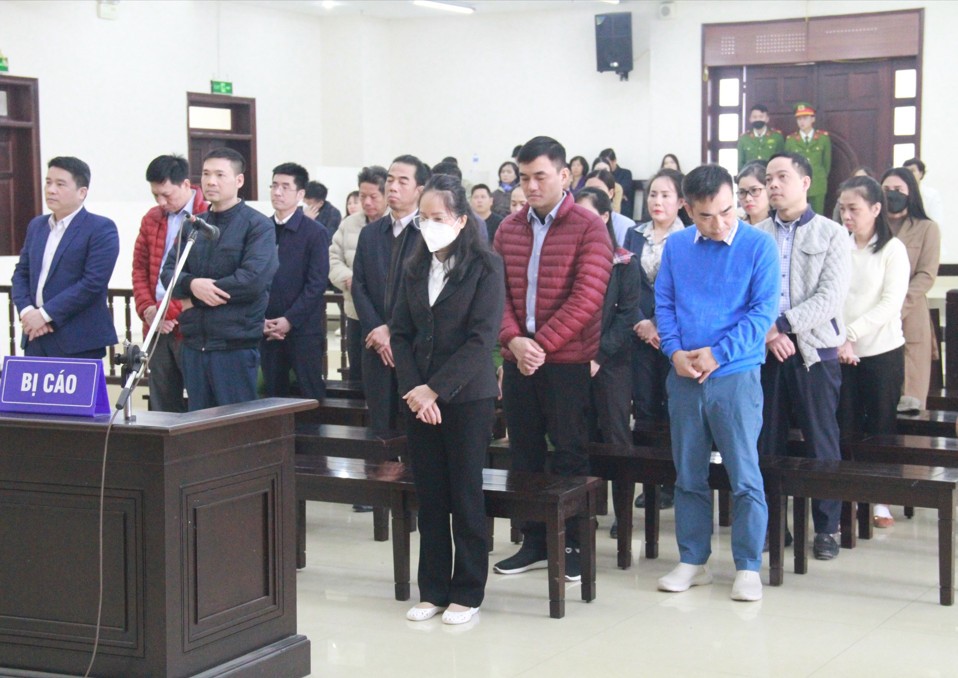 Các bị cáo trong phiên phúc thẩm vụ án "chuyến bay giải cứu". Các bị cáo trong phiên phúc thẩm vụ án "chuyến bay giải cứu".