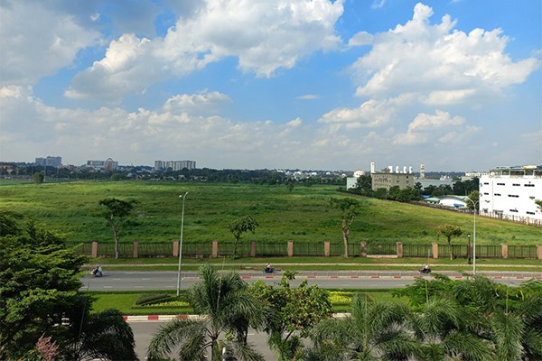 Một khu đất trống nằm trong Khu Công nghệ cao TP.HCM chưa được đầu tư -Ảnh: Lê Quân Một khu đất trống nằm trong Khu Công nghệ cao TP.HCM chưa được đầu tư -Ảnh: Lê Quân