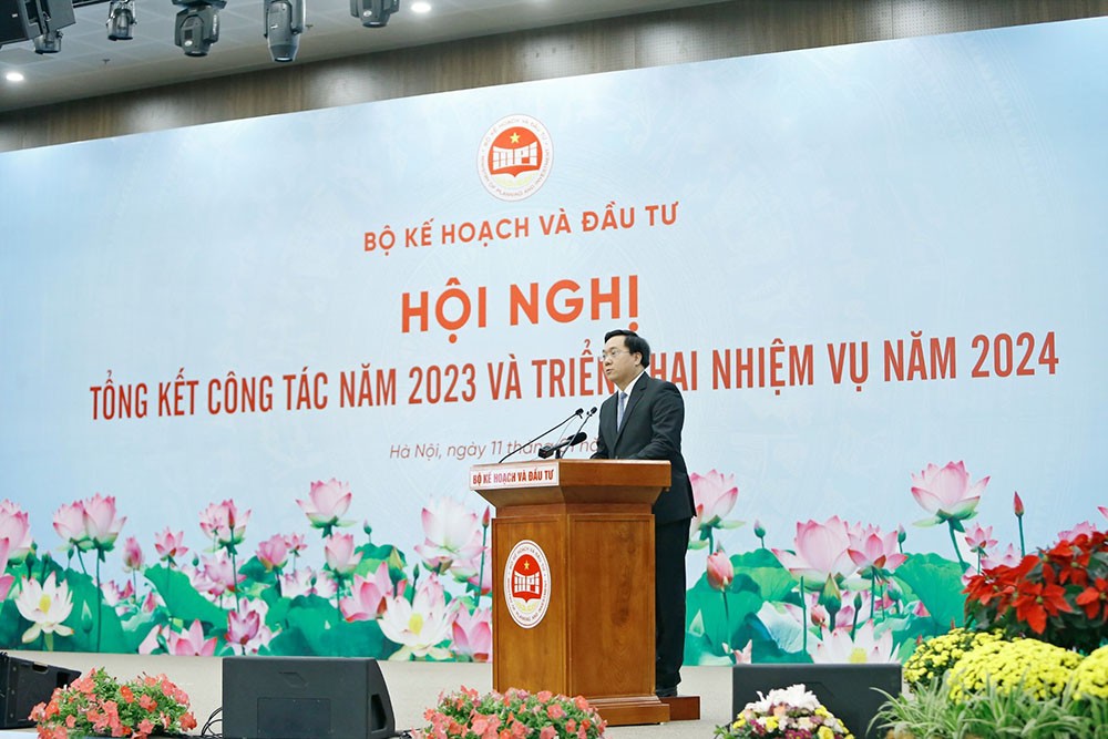 Thứ trưởng Bộ Kế hoạch và Đầu tư Trần Duy Đông tuyên bố lý do, giới thiệu đại biểu tham dự Hội nghị. Thứ trưởng Bộ Kế hoạch và Đầu tư Trần Duy Đông tuyên bố lý do, giới thiệu đại biểu tham dự Hội nghị.