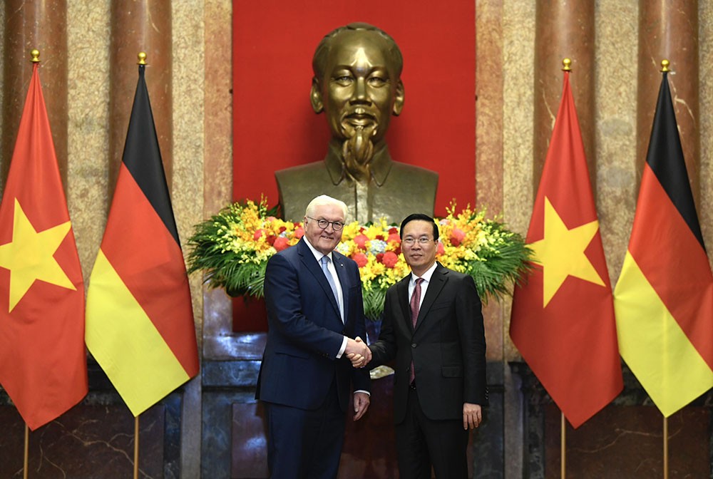 Ngay sau lễ đón, Chủ tịch nước Võ Văn Thưởng hội đàm với Tổng thống Đức Frank-Walter Steinmeier. Ngay sau lễ đón, Chủ tịch nước Võ Văn Thưởng hội đàm với Tổng thống Đức Frank-Walter Steinmeier.