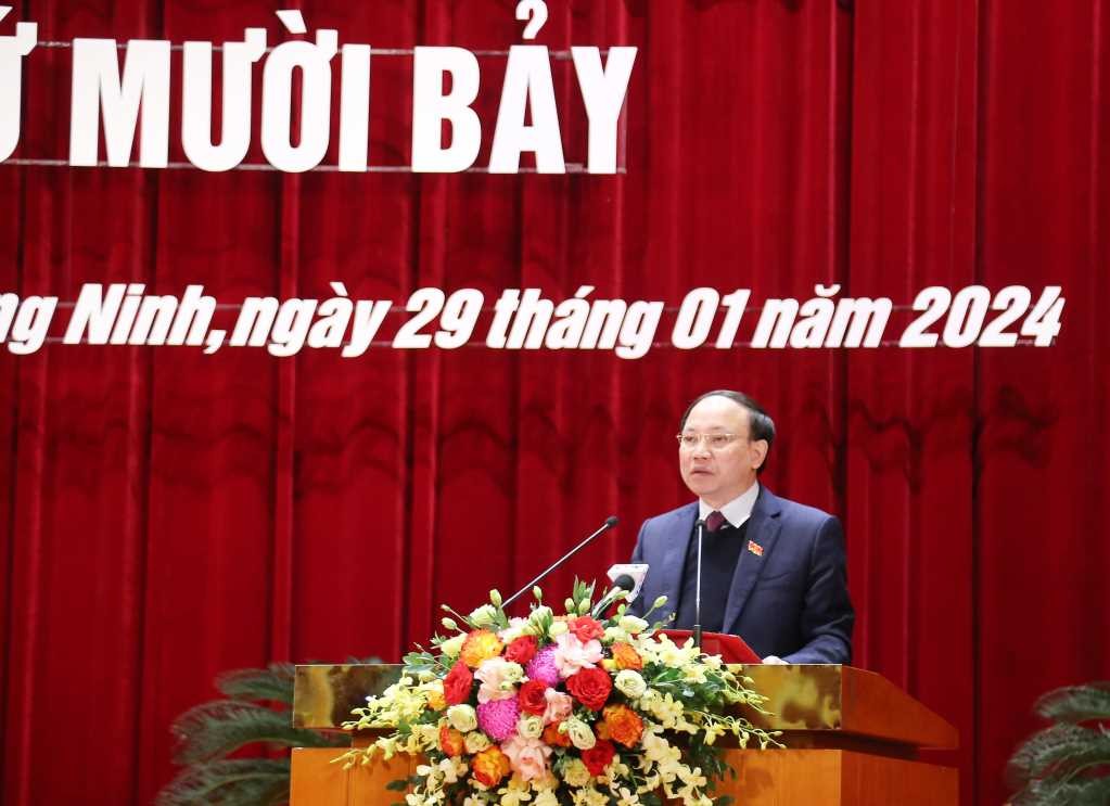 Ông Nguyễn Xuân Ký, Bí thư Tỉnh ủy, Chủ tịch HĐND tỉnh Quảng Ninh, phát biểu khai mạc kỳ họp. Ông Nguyễn Xuân Ký, Bí thư Tỉnh ủy, Chủ tịch HĐND tỉnh Quảng Ninh, phát biểu khai mạc kỳ họp.