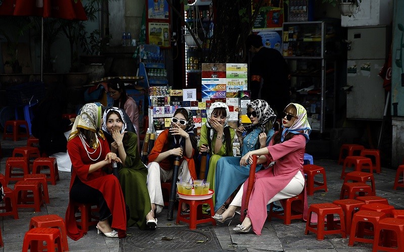 Những chiếc áo dài cách tân được giới trẻ lựa chọn cho những buổi chụp hình theo xu hướng Những chiếc áo dài cách tân được giới trẻ lựa chọn cho những buổi chụp hình theo xu hướng