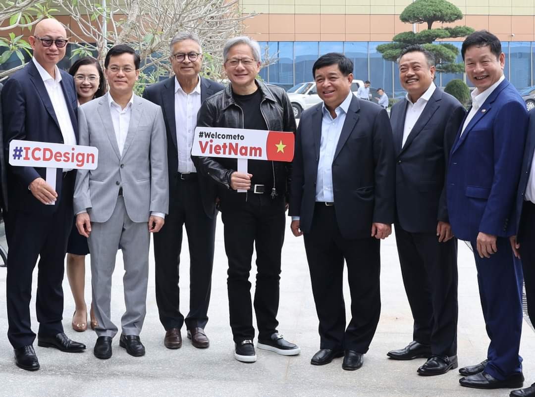 Bộ trưởng Nguyễn Chí Dũng tiếp tỷ phú Jensen Huang, Chủ tịch Nvidia - Tập đoàn sản xuất chip đắt giá nhất thế giới. Bộ trưởng đề nghị phía Nvidia đẩy mạnh nghiên cứu, triển khai các dự án đầu tư về bán dẫn, AI vào Việt Nam. Bộ trưởng Nguyễn Chí Dũng tiếp tỷ phú Jensen Huang, Chủ tịch Nvidia - Tập đoàn sản xuất chip đắt giá nhất thế giới. Bộ trưởng đề nghị phía Nvidia đẩy mạnh nghiên cứu, triển khai các dự án đầu tư về bán dẫn, AI vào Việt Nam.