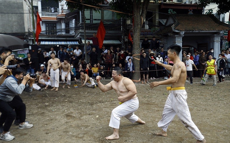 Giải thưởng chỉ mang tính chất tượng trưng, nhưng niềm vui của các vận động viên luôn rất cuồng nhiệt mỗi khi đội mình chiến thắng. Giải thưởng chỉ mang tính chất tượng trưng, nhưng niềm vui của các vận động viên luôn rất cuồng nhiệt mỗi khi đội mình chiến thắng.