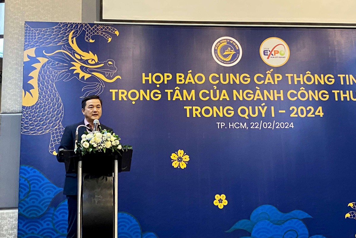 Ông Bùi Tá Hoàng Vũ, Giám đốc Sở Công Thương TP.HCM chia sẻ tại họp báo. Ông Bùi Tá Hoàng Vũ, Giám đốc Sở Công Thương TP.HCM chia sẻ tại họp báo.