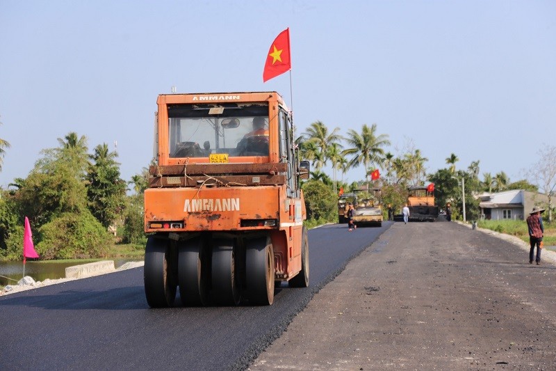 Các nhà thầu thi công đang huy động mọi nguồn lực để đưa dự án về đích đúng hạn. Các nhà thầu thi công đang huy động mọi nguồn lực để đưa dự án về đích đúng hạn.
