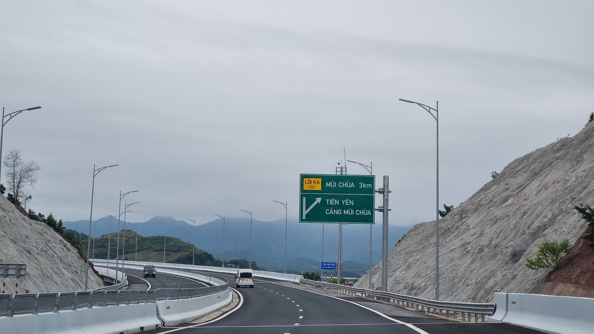 Hệ thống cao tốc Quảng Ninh thúc đẩy liên kết vùng. Hệ thống cao tốc Quảng Ninh thúc đẩy liên kết vùng.