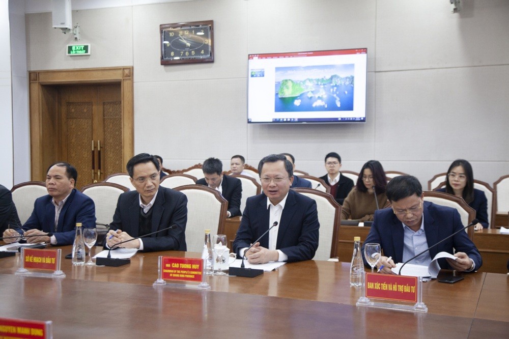 Ông Cao Tường Huy, Chủ tịch UBND tỉnh Quảng Ninh phát biểu tại buổi làm việc. Ảnh: Báo Quảng Ninh Ông Cao Tường Huy, Chủ tịch UBND tỉnh Quảng Ninh phát biểu tại buổi làm việc. Ảnh: Báo Quảng Ninh