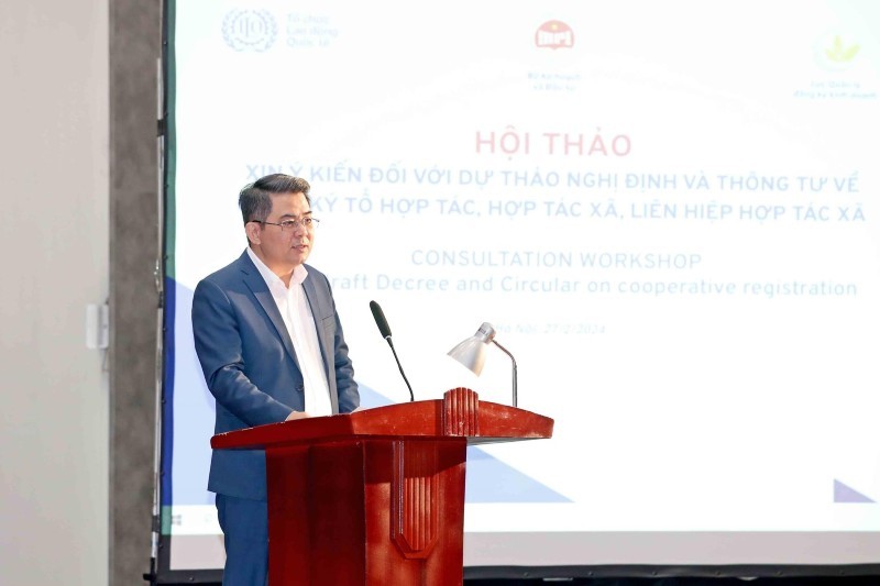 Ông Phùng Quốc Chí, Cục trưởng Cục Quản lý đăng ký kinh doanh (Bộ Kế hoạch và Đầu tư) chia sẻ tại Hội thảo.