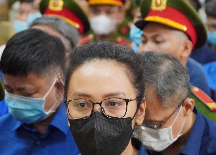 Đôi mắt mệt mỏi của bị cáo Trương Huệ Vân trước tòa.