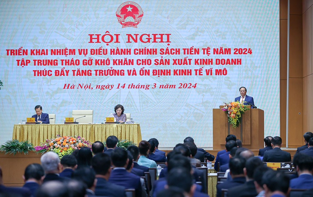 Theo người đứng đầu Chính phủ, tăng trưởng tín dụng 2 tháng đầu năm 2024 giảm so với cuối năm 2023 trong khi lượng tiền gửi còn rất lớn (14 triệu tỷ đồng); lãi suất cho vay vẫn còn cao; nợ xấu có xu hướng tăng. (Ảnh: Nhật Bắc) Theo người đứng đầu Chính phủ, tăng trưởng tín dụng 2 tháng đầu năm 2024 giảm so với cuối năm 2023 trong khi lượng tiền gửi còn rất lớn (14 triệu tỷ đồng); lãi suất cho vay vẫn còn cao; nợ xấu có xu hướng tăng. (Ảnh: Nhật Bắc)