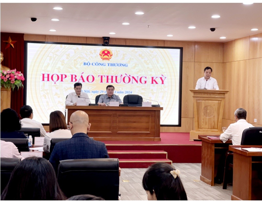 Bộ Công Thương thông tin với báo chí tình hình sản xuất công nghiệp, thương mại quý I/2024. Bộ Công Thương thông tin với báo chí tình hình sản xuất công nghiệp, thương mại quý I/2024.