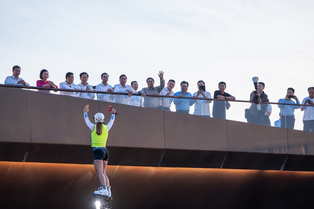 Thủ tướng đánh giá cao việc các doanh nghiệp, địa phương đưa công nghiệp văn hóa là một trọng điểm để phát triển du lịch. Ảnh Sun Group Thủ tướng đánh giá cao việc các doanh nghiệp, địa phương đưa công nghiệp văn hóa là một trọng điểm để phát triển du lịch. Ảnh Sun Group