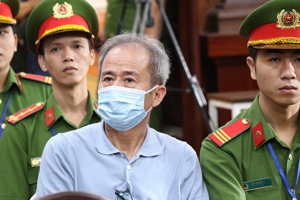 Bị cáo Nguyễn Văn Hưng (cựu phó chánh thanh tra phụ trách Cơ quan Thanh tra, giám sát ngân hàng). Bị cáo Nguyễn Văn Hưng (cựu phó chánh thanh tra phụ trách Cơ quan Thanh tra, giám sát ngân hàng).