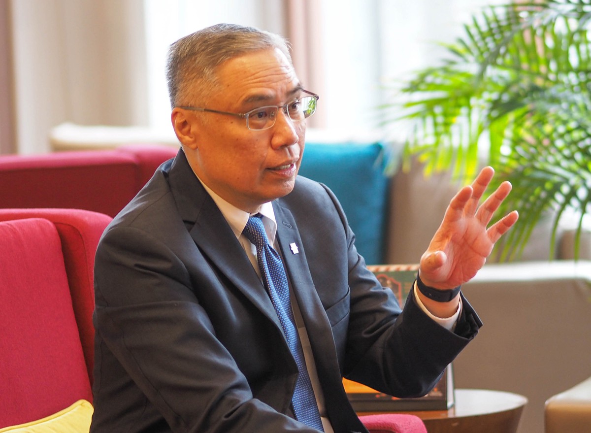 Ông Suan Teck Kin, Giám đốc điều hành Khối Nghiên cứu thị trường và kinh tế toàn cầu, Tập đoàn UOB Ông Suan Teck Kin, Giám đốc điều hành Khối Nghiên cứu thị trường và kinh tế toàn cầu, Tập đoàn UOB