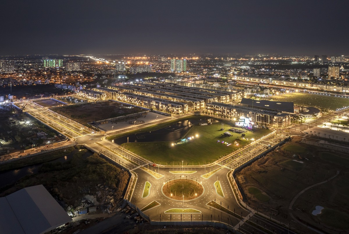 Trục đường Liên Phường đoạn từ The Global City hướng ra Đỗ Xuân Hợp Trục đường Liên Phường đoạn từ The Global City hướng ra Đỗ Xuân Hợp