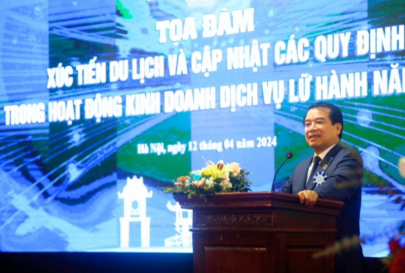 Ông Hà Văn Siêu, Phó Cục trưởng Cục Du lịch Quốc gia Việt Nam phát biểu tại Tọa đàm.