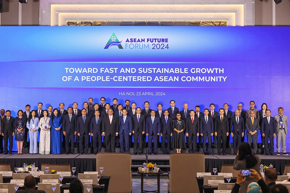 Các đại biểu chụp ảnh lưu niệm. (Ảnh: Đức Thanh) Các đại biểu chụp ảnh lưu niệm. (Ảnh: Đức Thanh)