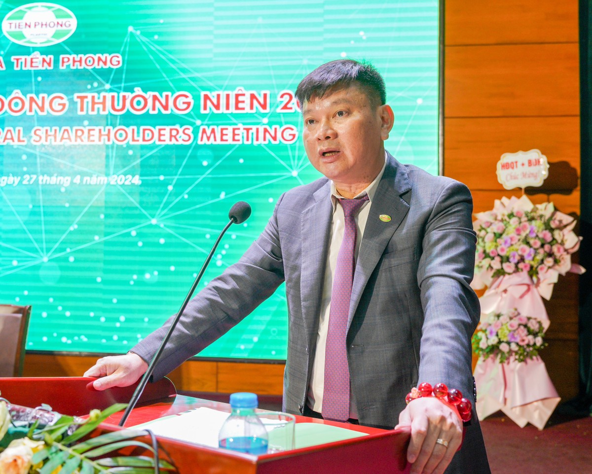 Ông Đặng Quốc Dũng, Chủ tịch HĐQT Nhựa Tiền Phong nhấn mạnh sẽ tiếp tục kiên định với chiến lược kinh doanh, phát huy tối đa lợi thế cạnh tranh, mở rộng thị phần, giữ vững thương hiệu Nhựa Tiền Phong. Ông Đặng Quốc Dũng, Chủ tịch HĐQT Nhựa Tiền Phong nhấn mạnh sẽ tiếp tục kiên định với chiến lược kinh doanh, phát huy tối đa lợi thế cạnh tranh, mở rộng thị phần, giữ vững thương hiệu Nhựa Tiền Phong.