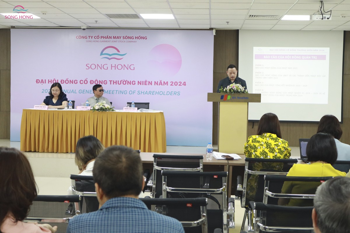 Ông Bùi Việt Quang, Tổng giám đốc May Sông Hồng