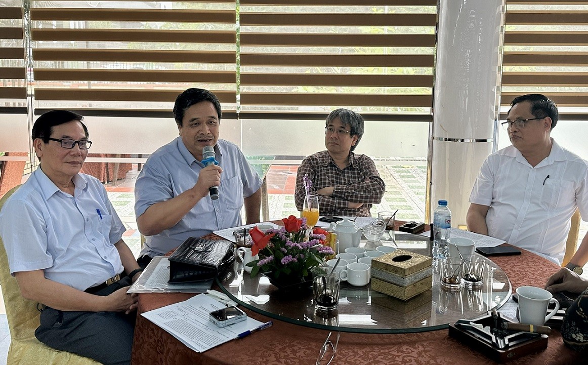 Ông Tạ Đức Quyết, Phó chủ tịch Hội doanh nghiệp tỉnh Quảng Ninh thảo luận tại chương trình. Ảnh: Quỳnh Nga Ông Tạ Đức Quyết, Phó chủ tịch Hội doanh nghiệp tỉnh Quảng Ninh thảo luận tại chương trình. Ảnh: Quỳnh Nga