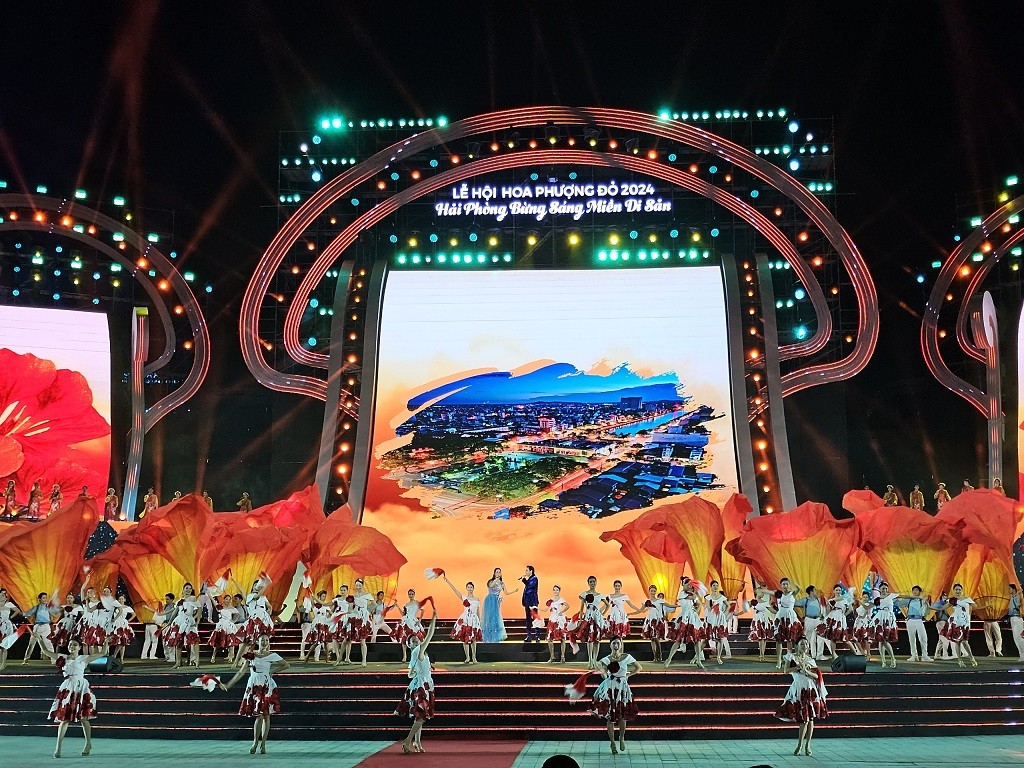 Các tiết mục nghệ thuật quy tụ dàn nghệ sĩ hàng đầu của Việt Nam. Ảnh: Thanh Sơn.