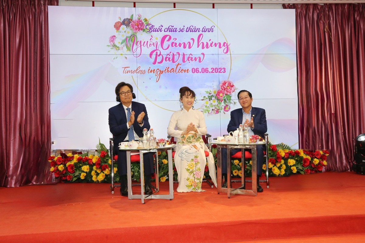 Tiên phong quốc tế hóa hoạt động quản trị, HDBank cam kết nâng tầm hệ thống quản trị ngân hàng hiện đại, hiệu quả, minh bạch và công bằng theo các chuẩn mực quốc tế tốt nhất Tiên phong quốc tế hóa hoạt động quản trị, HDBank cam kết nâng tầm hệ thống quản trị ngân hàng hiện đại, hiệu quả, minh bạch và công bằng theo các chuẩn mực quốc tế tốt nhất