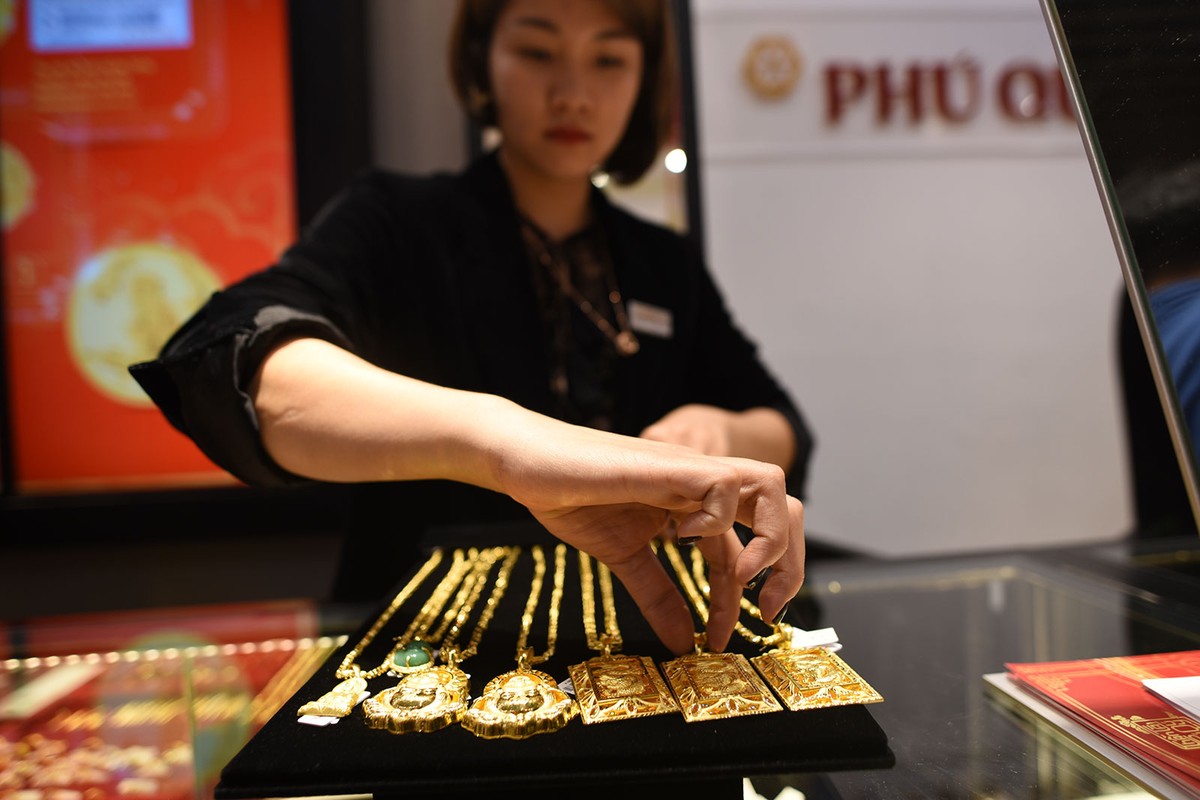 Hiếm khi áp lực tăng tỷ giá hối đoái cùng với giá vàng lại đến cùng lúc Hiếm khi áp lực tăng tỷ giá hối đoái cùng với giá vàng lại đến cùng lúc