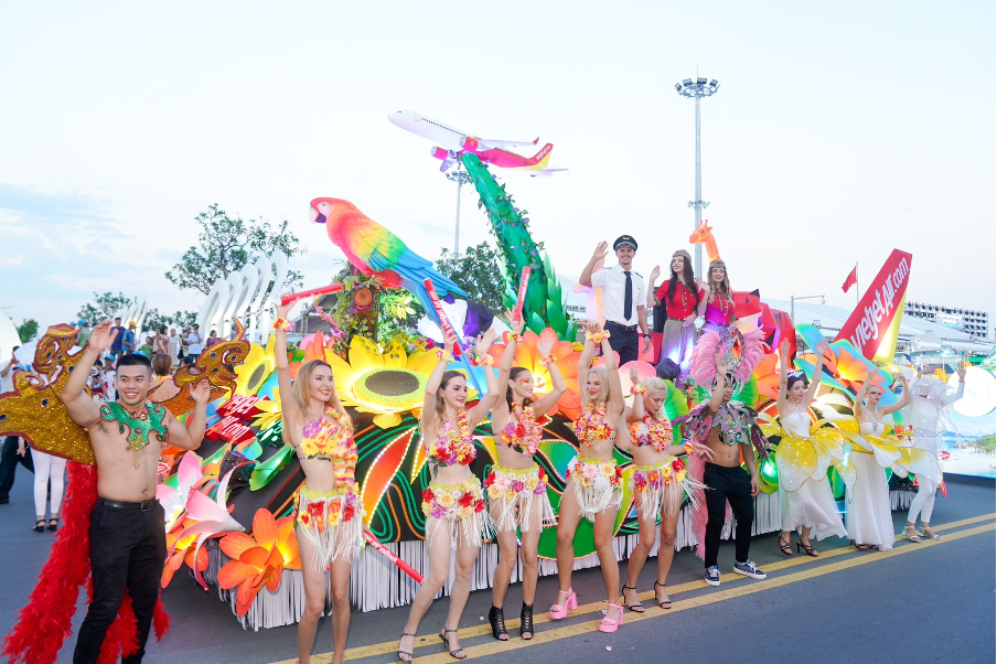 Sự trẻ trung, năng động của Vietjet không chỉ mang tới những chuyến bay mùa hè vui tươi mà còn hoà cùng rất nhiều lễ hội khắp thế giới