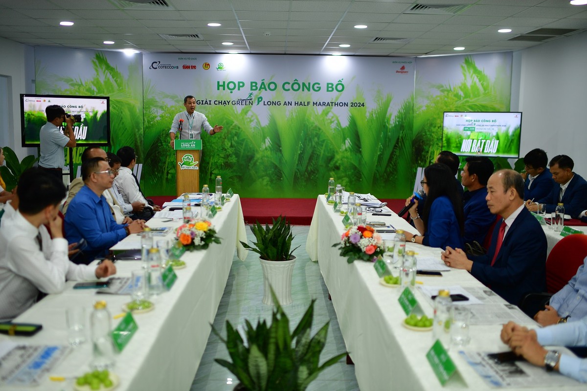 Ông Bolat Duisenov - Chủ tịch HĐQT Công ty cổ phần Xây dựng Coteccons Ông Bolat Duisenov - Chủ tịch HĐQT Công ty cổ phần Xây dựng Coteccons