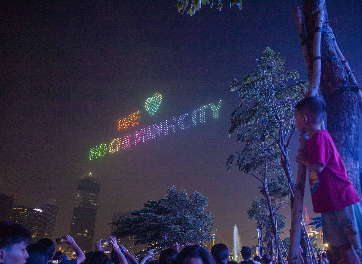 Và trên hành trình phát triển đô thị thì TP.HCM cũng là nơi có điều kiện hơn so với các tỉnh thành khác để biến nhiều giấc mơ &quot;văn minh - hiện đại - nghĩa tình&quot; trở thành hiện thực.