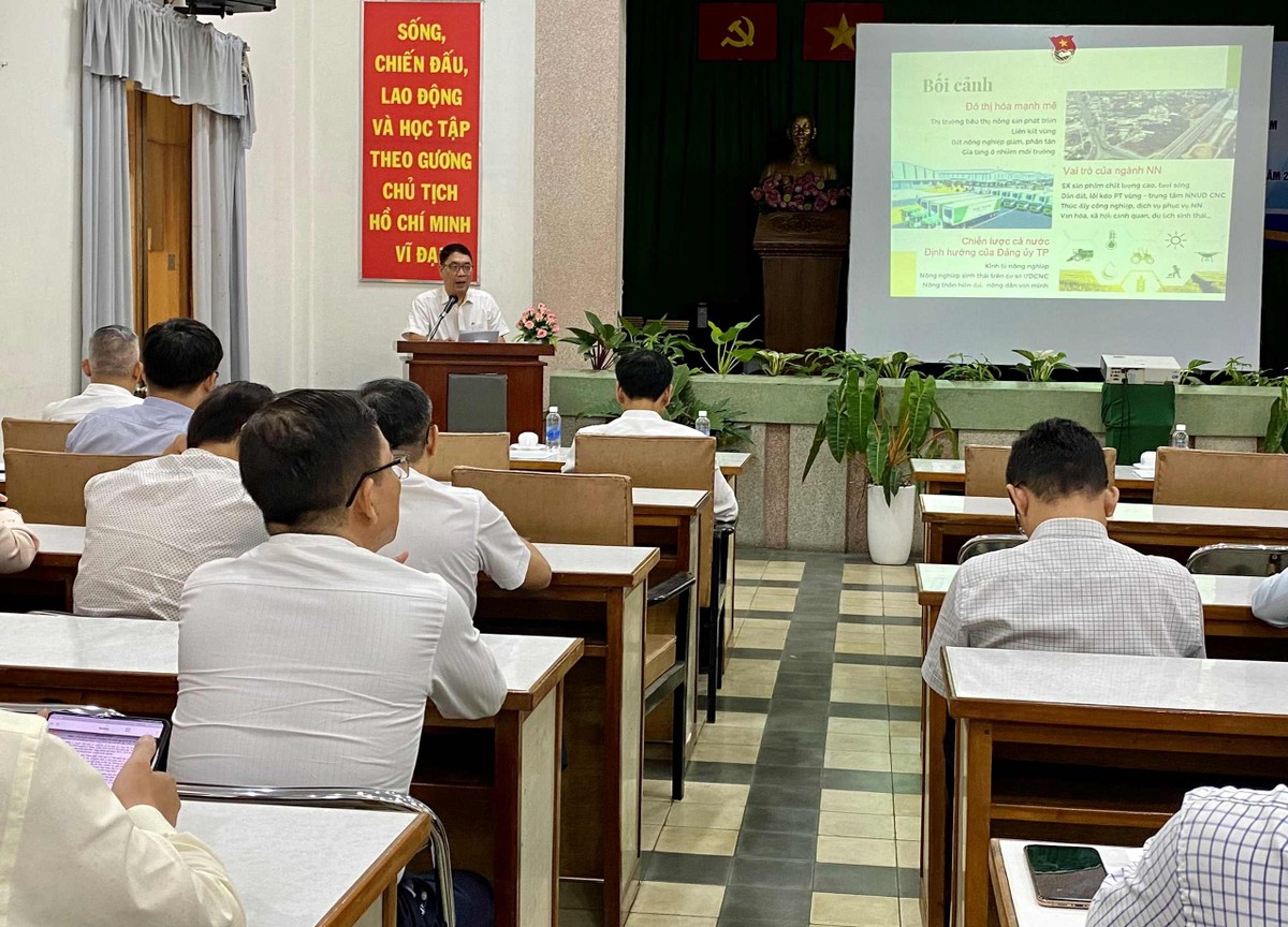 Hội nghị sơ kết nhiệm vụ phát triển nông nghiệp, nông thôn 6 tháng đầu năm và triển khai nhiệm vụ 6 tháng cuối năm 2024. Hội nghị sơ kết nhiệm vụ phát triển nông nghiệp, nông thôn 6 tháng đầu năm và triển khai nhiệm vụ 6 tháng cuối năm 2024.