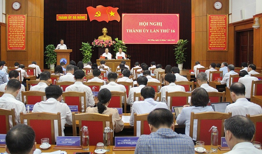 Ban Thường vụ Thành ủy Đà Nẵng đã tổ chức Hội nghị lần thứ 16 (mở rộng) Ban Chấp hành Đảng bộ thành phố để đánh giá tình hình công tác 6 tháng đầu năm, triển khai nhiệm vụ 6 tháng cuối năm 2024.