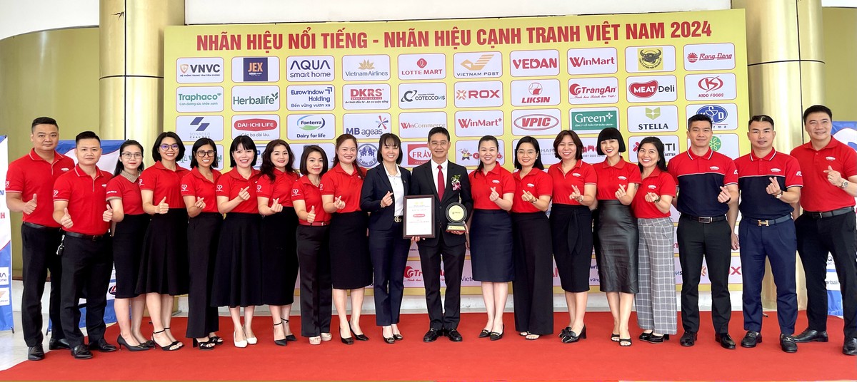 Các thành viên Dai-ichi Life Việt Nam tại Lễ trao giải “Top 10 Nhãn hiệu nổi tiếng Việt Nam 2024” Các thành viên Dai-ichi Life Việt Nam tại Lễ trao giải “Top 10 Nhãn hiệu nổi tiếng Việt Nam 2024”