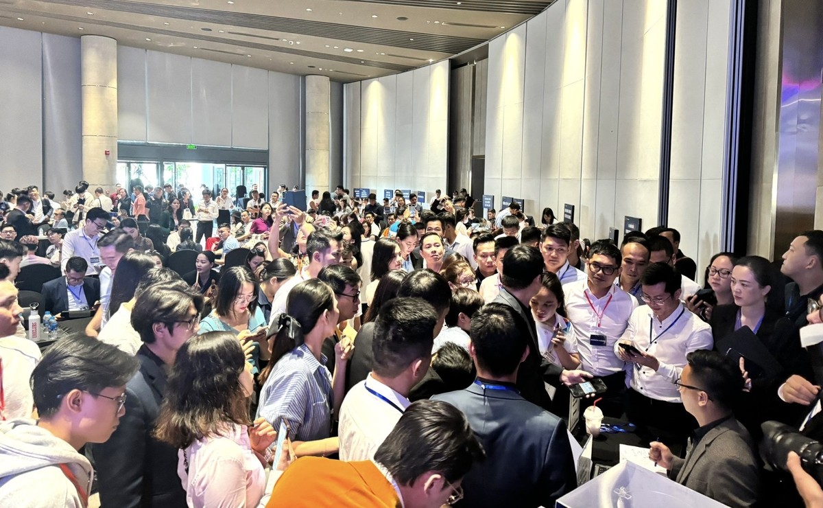 Sự kiện hoàn tất thủ tục đăng ký quyền chọn mua căn hộ biển Libera Nha Trang chật kín khách hàng Sự kiện hoàn tất thủ tục đăng ký quyền chọn mua căn hộ biển Libera Nha Trang chật kín khách hàng