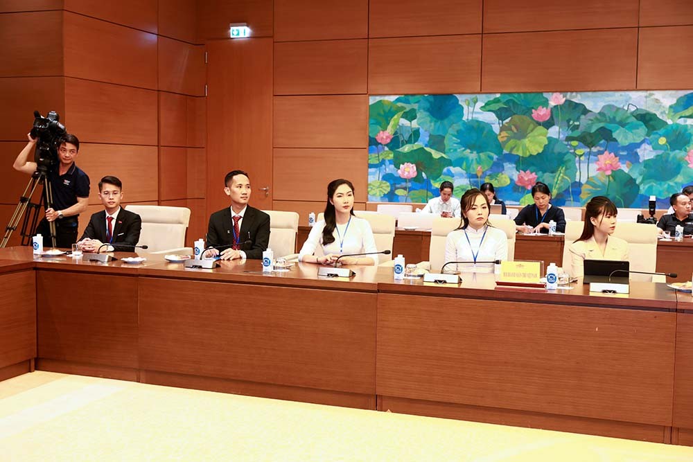 Các doanh nhân trẻ tham dự buổi gặp mặt