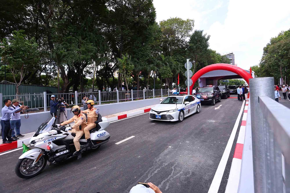 Dự án đường nối giữa đường Trần Quốc Hoàn - Cộng Hòa (quận Tân Bình) là một trong những dự án giao thông trọng điểm của TP.HCM. Dự án đường nối giữa đường Trần Quốc Hoàn - Cộng Hòa (quận Tân Bình) là một trong những dự án giao thông trọng điểm của TP.HCM.