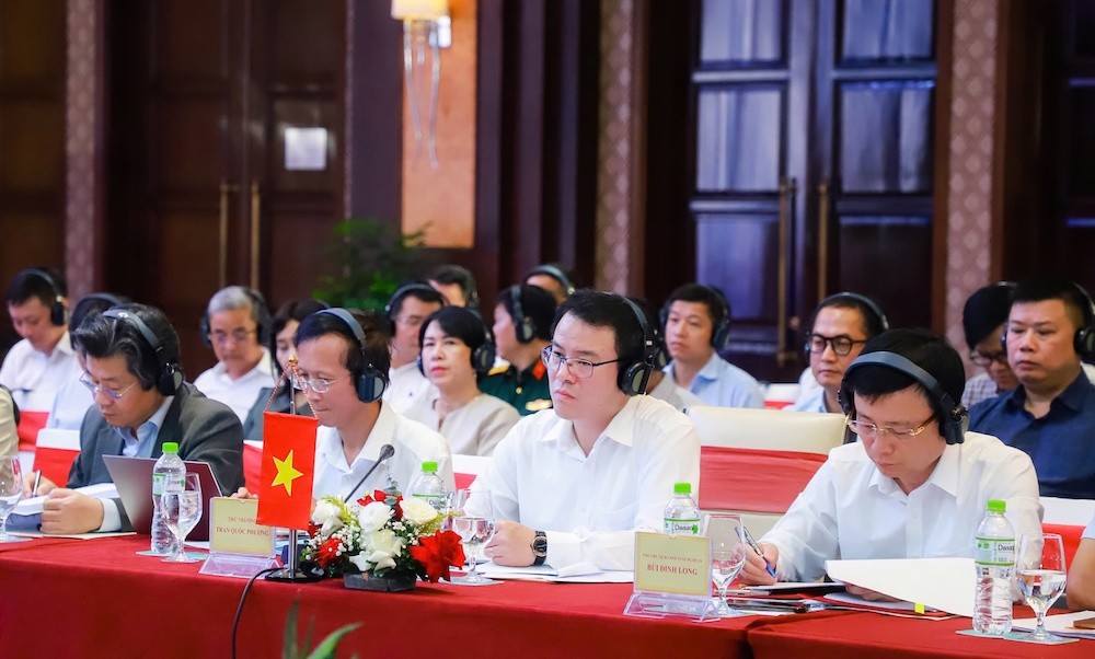 Thứ trưởng Trần Quốc Phương khẳng định, dưới sự lãnh đạo, chỉ đạo quyết liệt của trung ương hai Đảng và hai Chính phủ, trong 6 tháng đầu năm 2024 các Bộ, ngành, địa phương của hai Bên đã chủ động, tích cực, phối hợp chặt chẽ, đạt hiệu quả thiết thực. Ảnh: Thành Duy Thứ trưởng Trần Quốc Phương khẳng định, dưới sự lãnh đạo, chỉ đạo quyết liệt của trung ương hai Đảng và hai Chính phủ, trong 6 tháng đầu năm 2024 các Bộ, ngành, địa phương của hai Bên đã chủ động, tích cực, phối hợp chặt chẽ, đạt hiệu quả thiết thực. Ảnh: Thành Duy