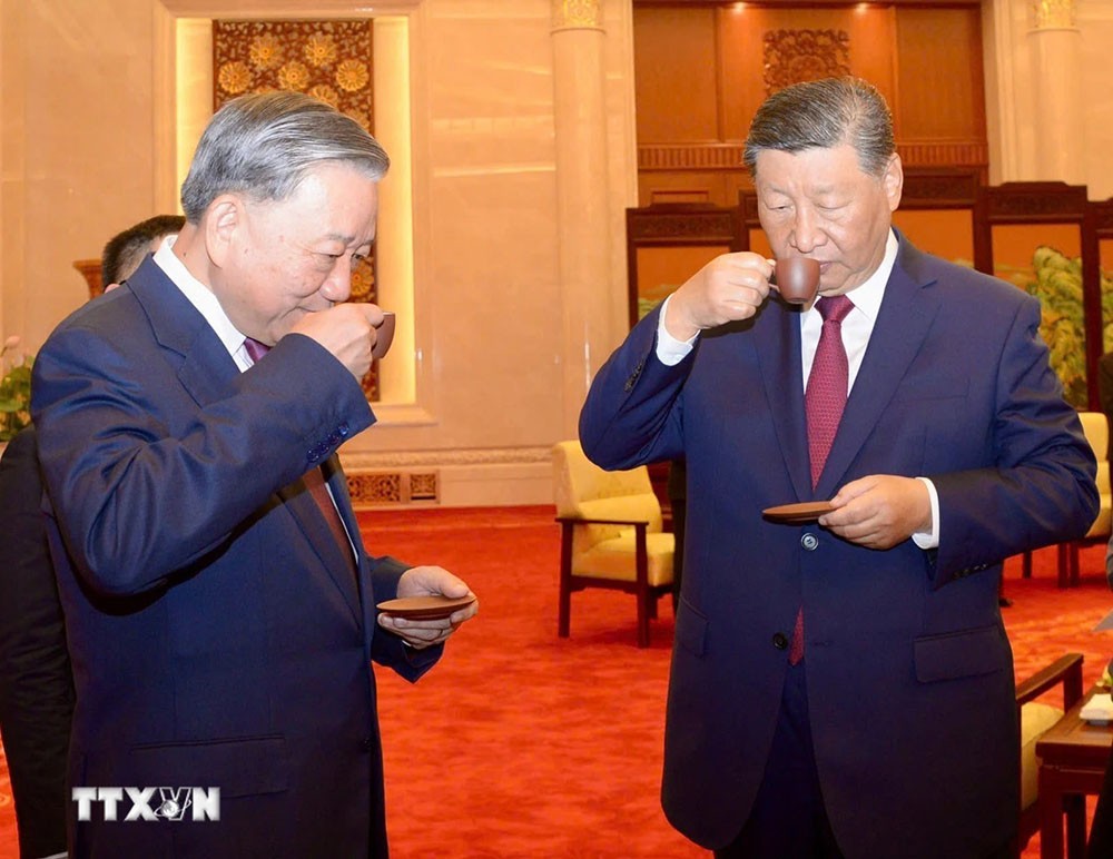 Tổng Bí thư, Chủ tịch nước Trung Quốc Tập Cận Bình và Tổng Bí thư, Chủ tịch nước Tô Lâm thưởng thức trà. Ảnh: TTXVN Tổng Bí thư, Chủ tịch nước Trung Quốc Tập Cận Bình và Tổng Bí thư, Chủ tịch nước Tô Lâm thưởng thức trà. Ảnh: TTXVN