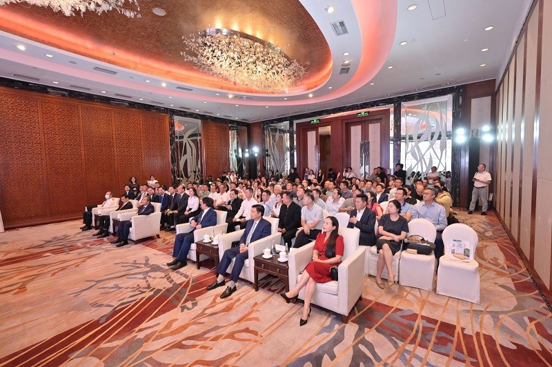 Các đại biểu dự hội nghị xúc tiến đầu tư tại Thâm Quyến, Trung Quốc. Các đại biểu dự hội nghị xúc tiến đầu tư tại Thâm Quyến, Trung Quốc.