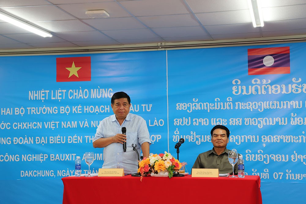 Đoàn làm việc tại Tổ hợp Bauxit - Alumin của Công ty Việt Phương. Ảnh: MPI Đoàn làm việc tại Tổ hợp Bauxit - Alumin của Công ty Việt Phương. Ảnh: MPI