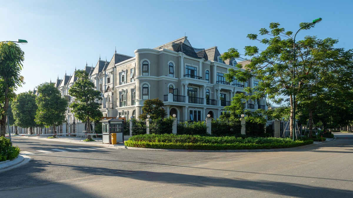 Những biệt thự tại KITA Capital được thiết kế cảnh quan hiện đại và xanh mát, trong lành. Những biệt thự tại KITA Capital được thiết kế cảnh quan hiện đại và xanh mát, trong lành.