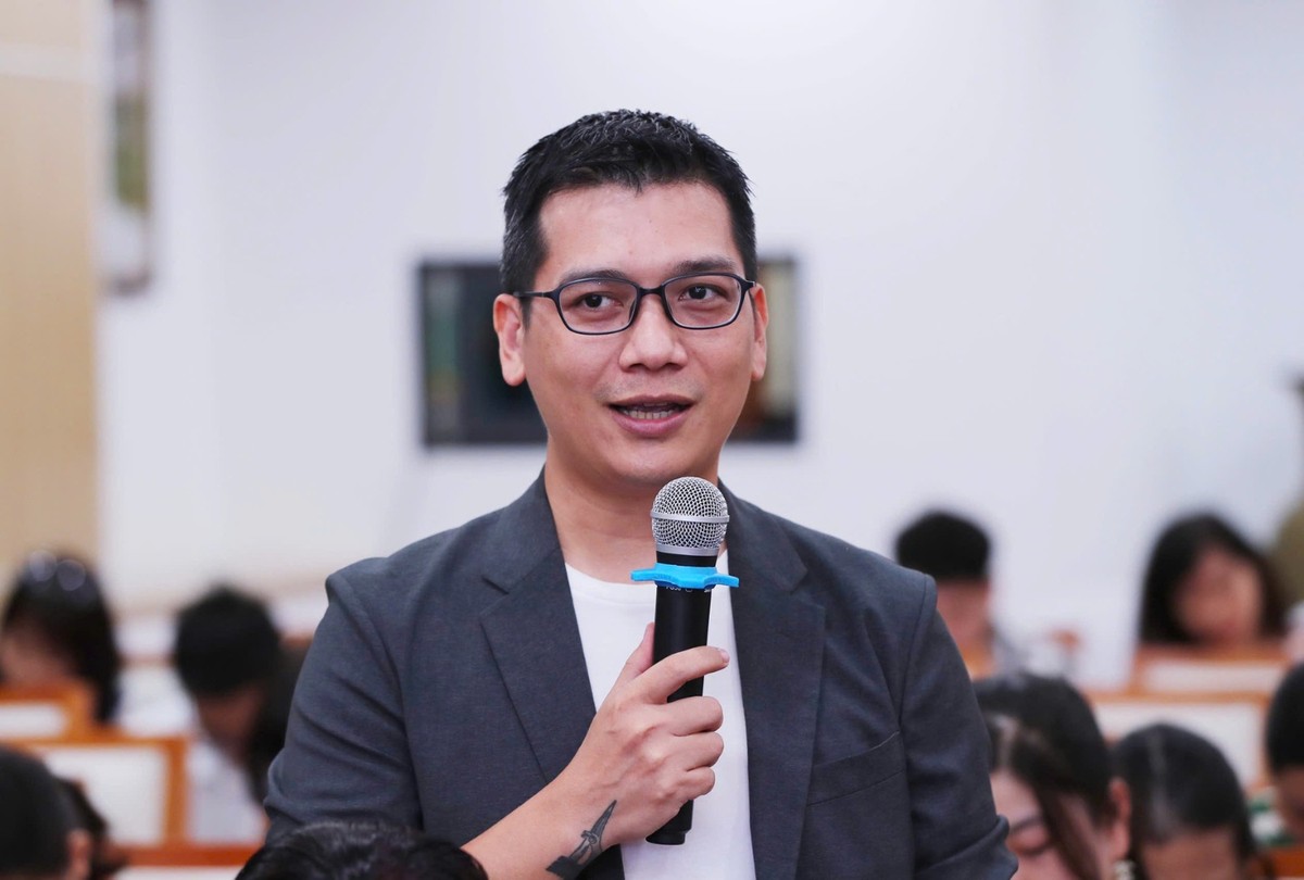 Nhiếp ảnh gia Trần Tuấn Việt mong muốn góp phần giới thiệu những địa danh tiềm năng thu hút các nhà làm phim Hollywood đến Việt Nam. Nhiếp ảnh gia Trần Tuấn Việt mong muốn góp phần giới thiệu những địa danh tiềm năng thu hút các nhà làm phim Hollywood đến Việt Nam.