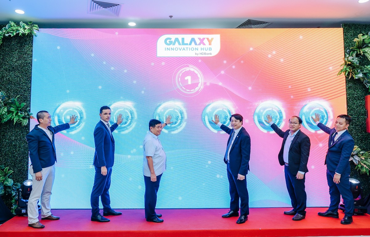 Lễ khai trương Trung tâm Đổi mới Sáng tạo Galaxy Innovation Hub miền Bắc với sự tham dự của Bộ trưởng Bộ Kế hoạch và Đầu tư Nguyễn Chí Dũng Lễ khai trương Trung tâm Đổi mới Sáng tạo Galaxy Innovation Hub miền Bắc với sự tham dự của Bộ trưởng Bộ Kế hoạch và Đầu tư Nguyễn Chí Dũng